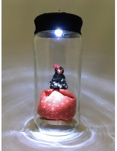 Lámpara "Te tengo en el Bote" falda roja de lunares y flor 2